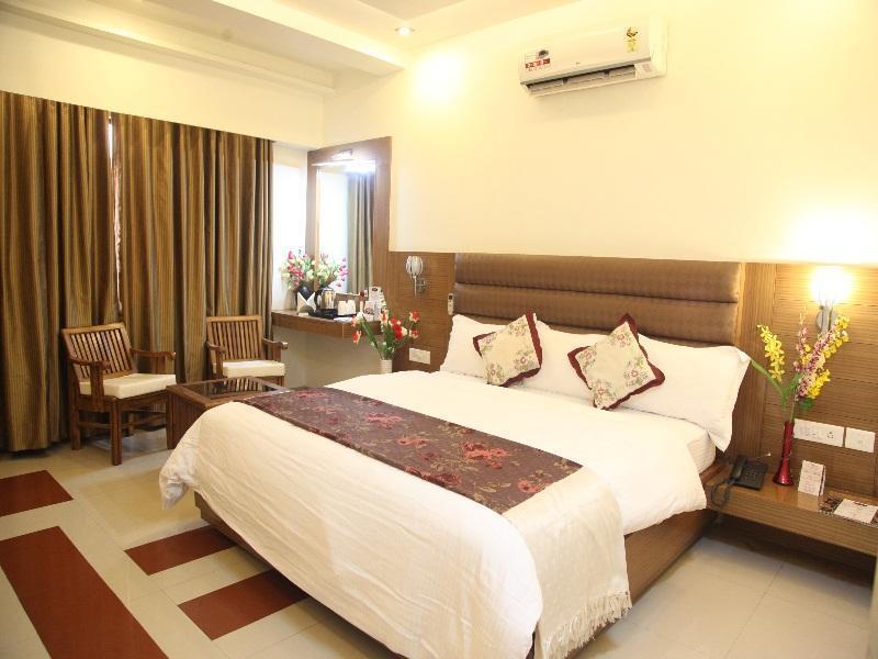 Hotel Poonam Plaza 아그라 외부 사진